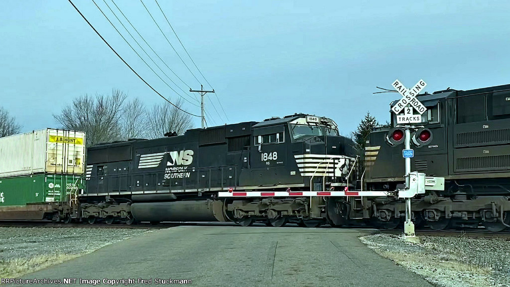 NS 1848 finishes off an all EMD consist.